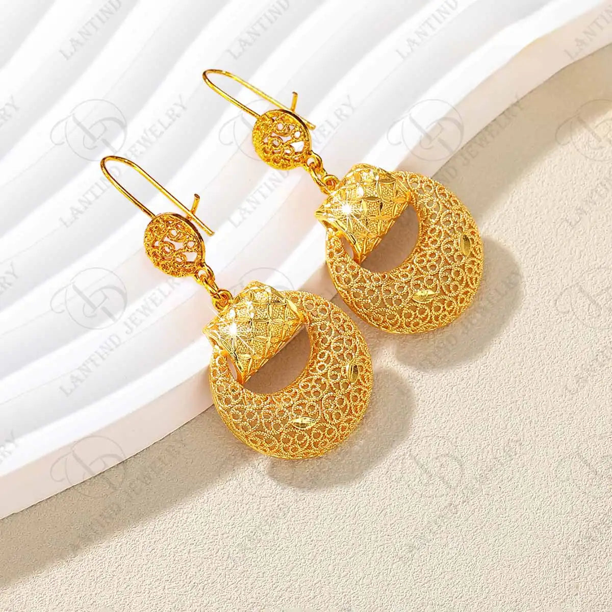 Floral Necklace & Earrings Set – Elegant Women Jewelry Gift Set UAE